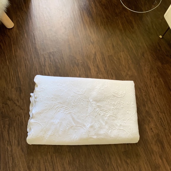 Adolfo Dominguez queen size quilts - Picture 3 of 6